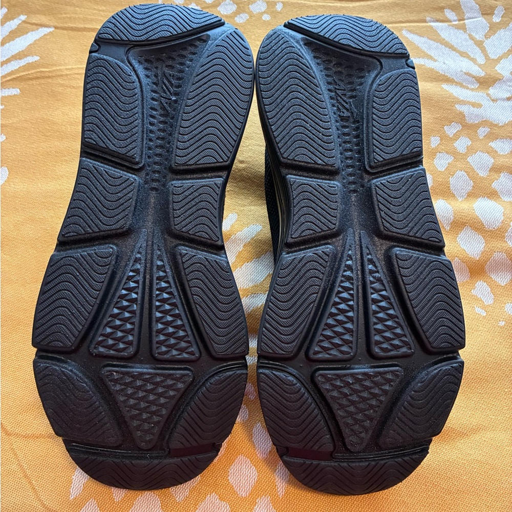 Avia Black Slip-On Women’s Sneakers NWOT - Picture 7 of 7